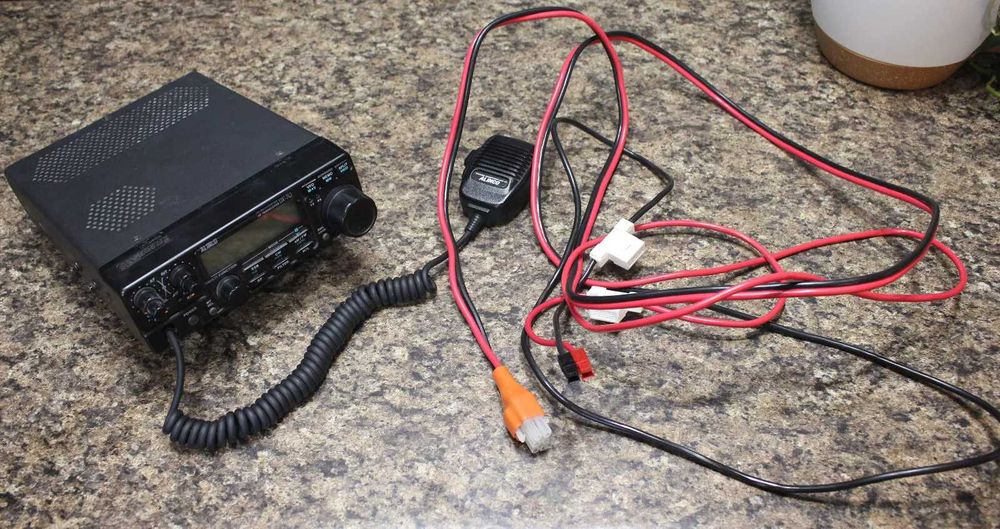 Alinco DX-70TH КВ+50мГц трансивер