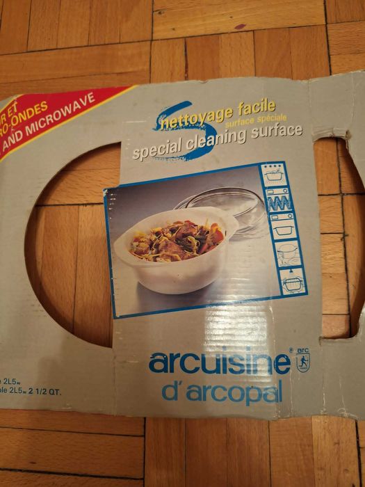 Francuskie naczynie żaroodporne Arcuisine, nowe, 2.4 litra, retro