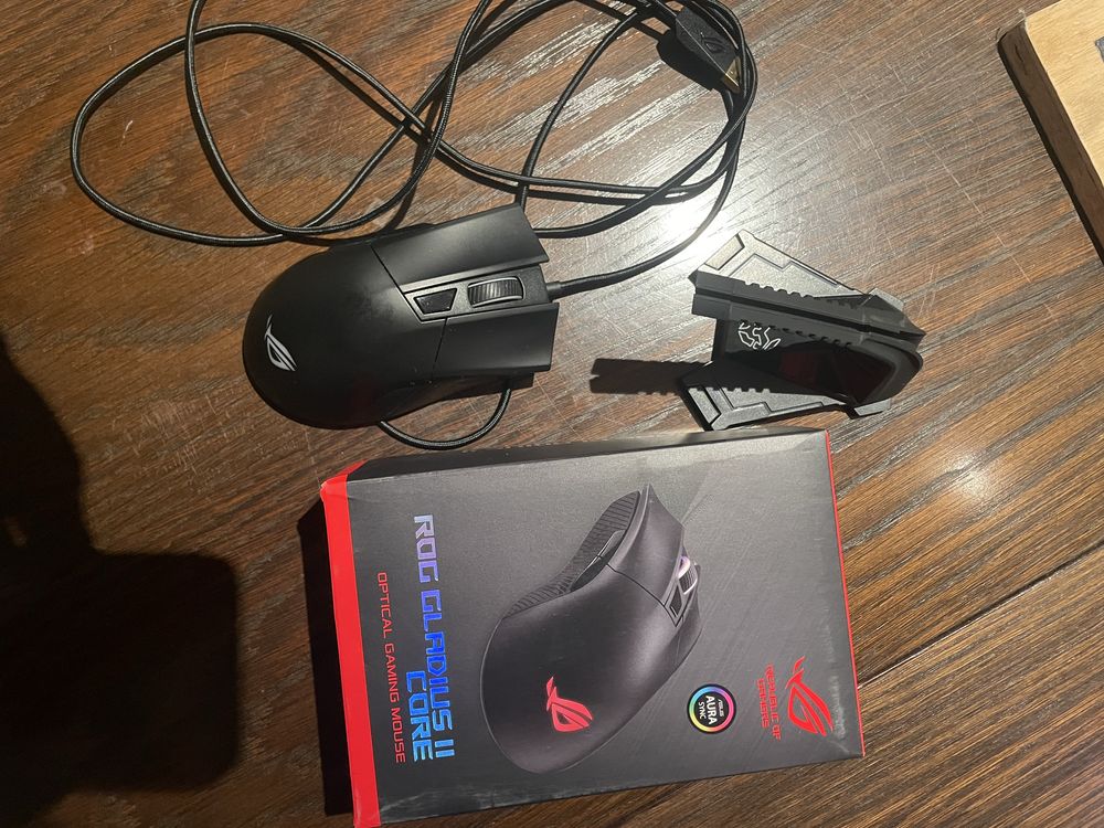 Conjunto de rato, teclado e headsets