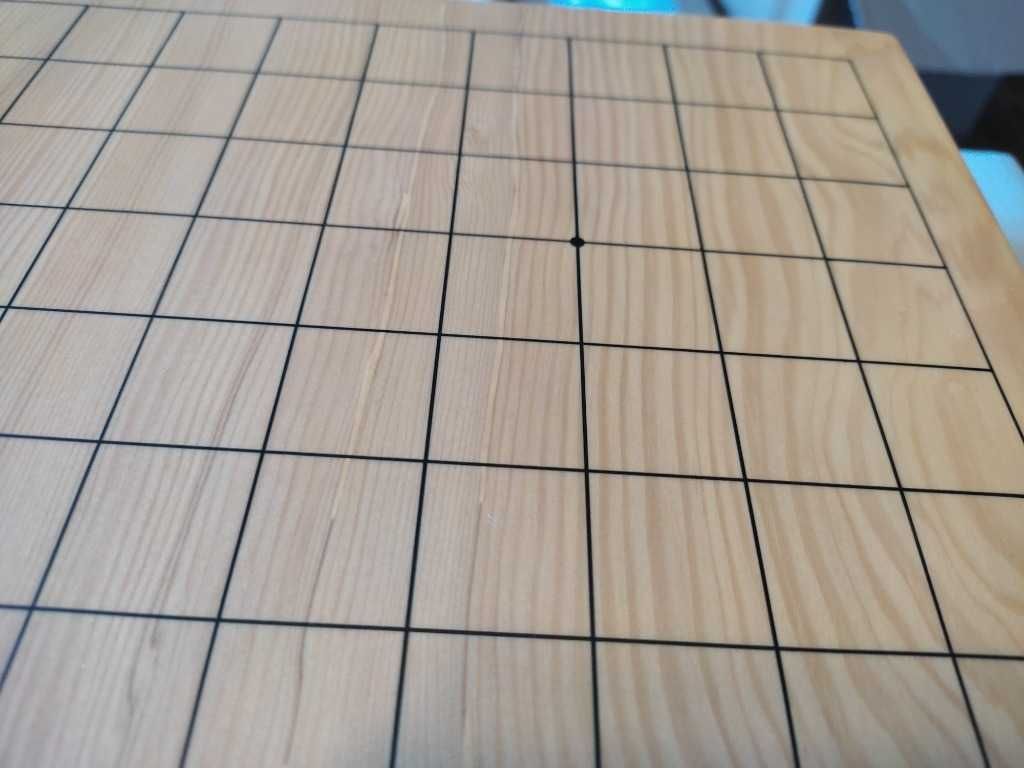 Plansza do gry w Go (baduk, weiqi), wykonana z jednego kawałka drewna