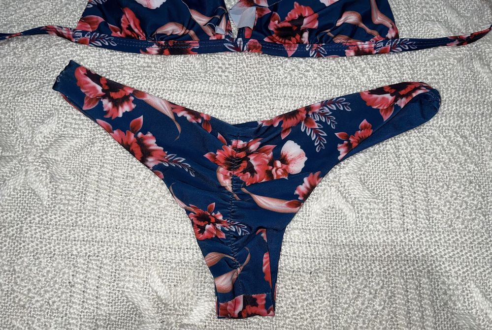 Bikini floral estampado brasileiro tamanho M como novo