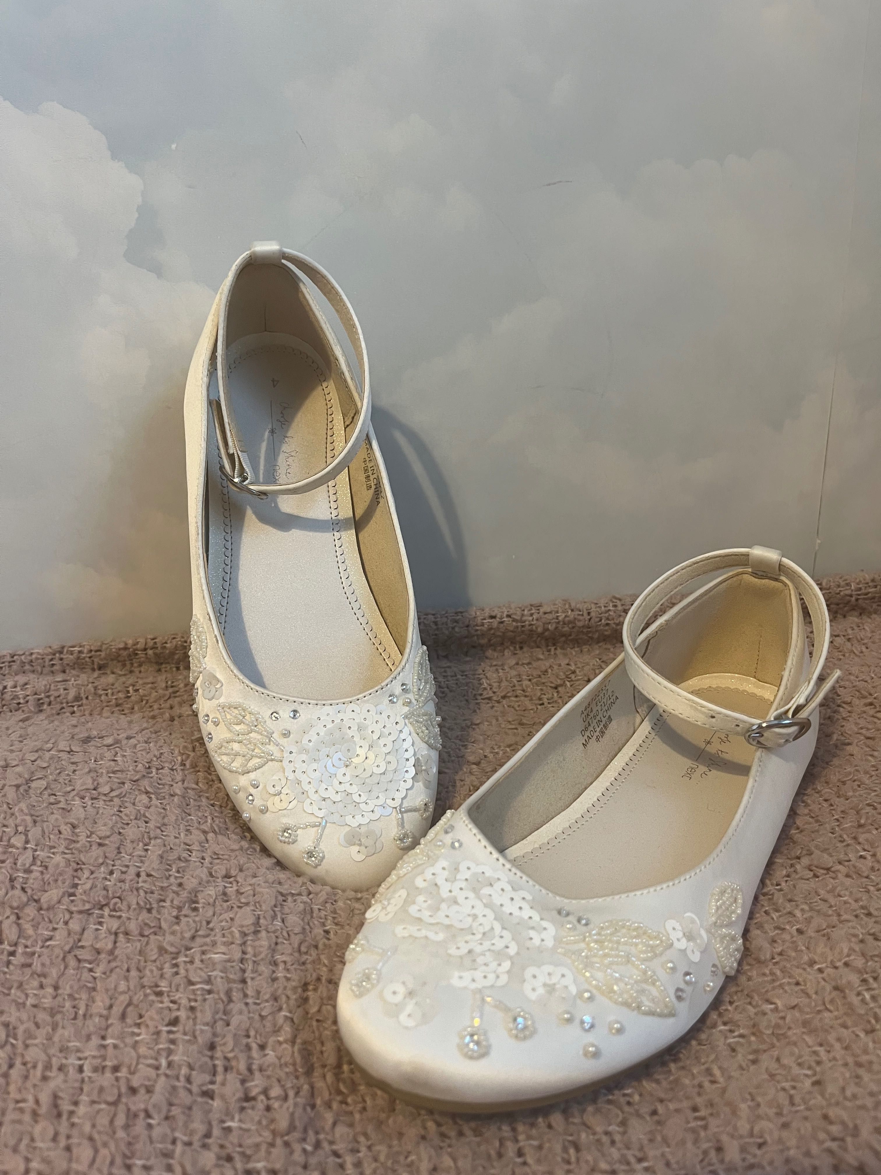 Baleriny biało kremowe  eleganckie buty z koralikami NEXT roz. 37