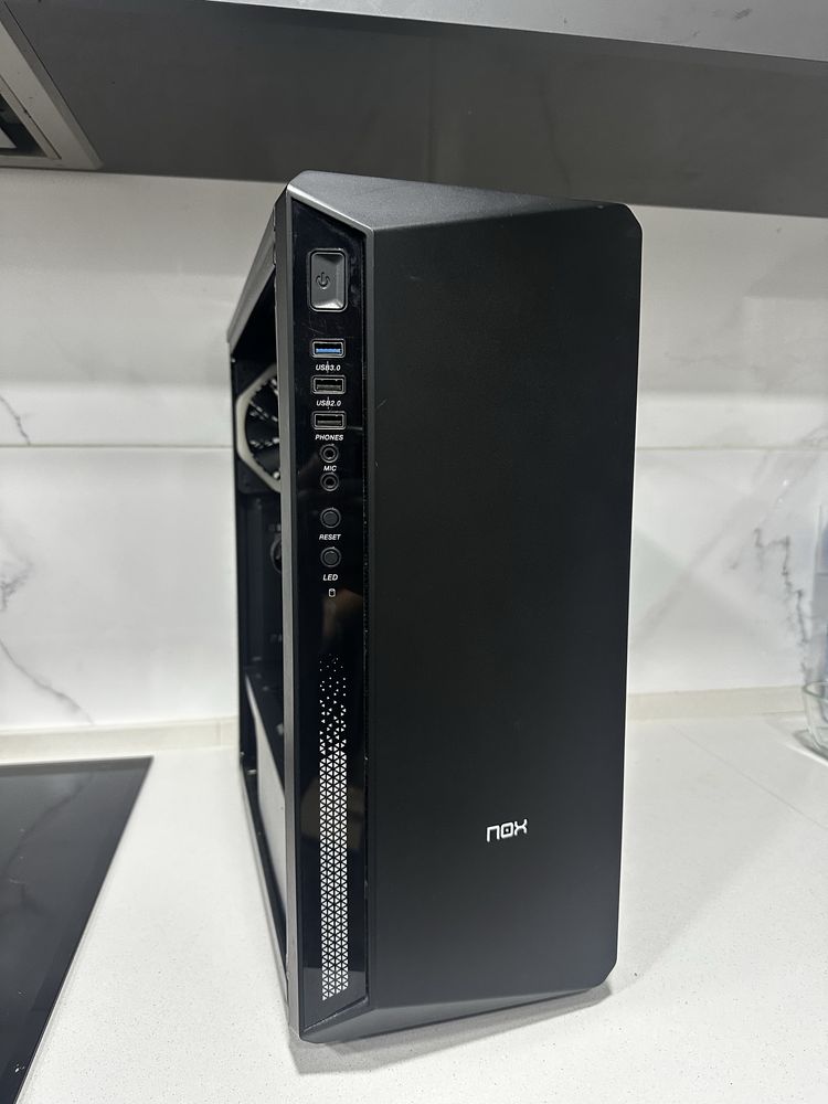Torre computador NOX (impecável)