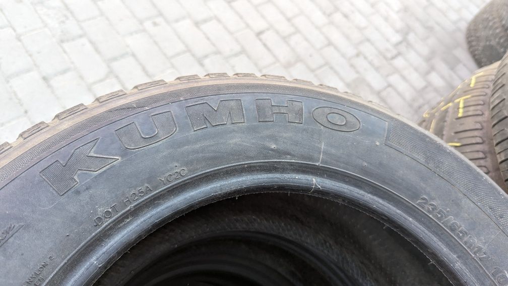 Продам резину KUMHO 235/65 R17