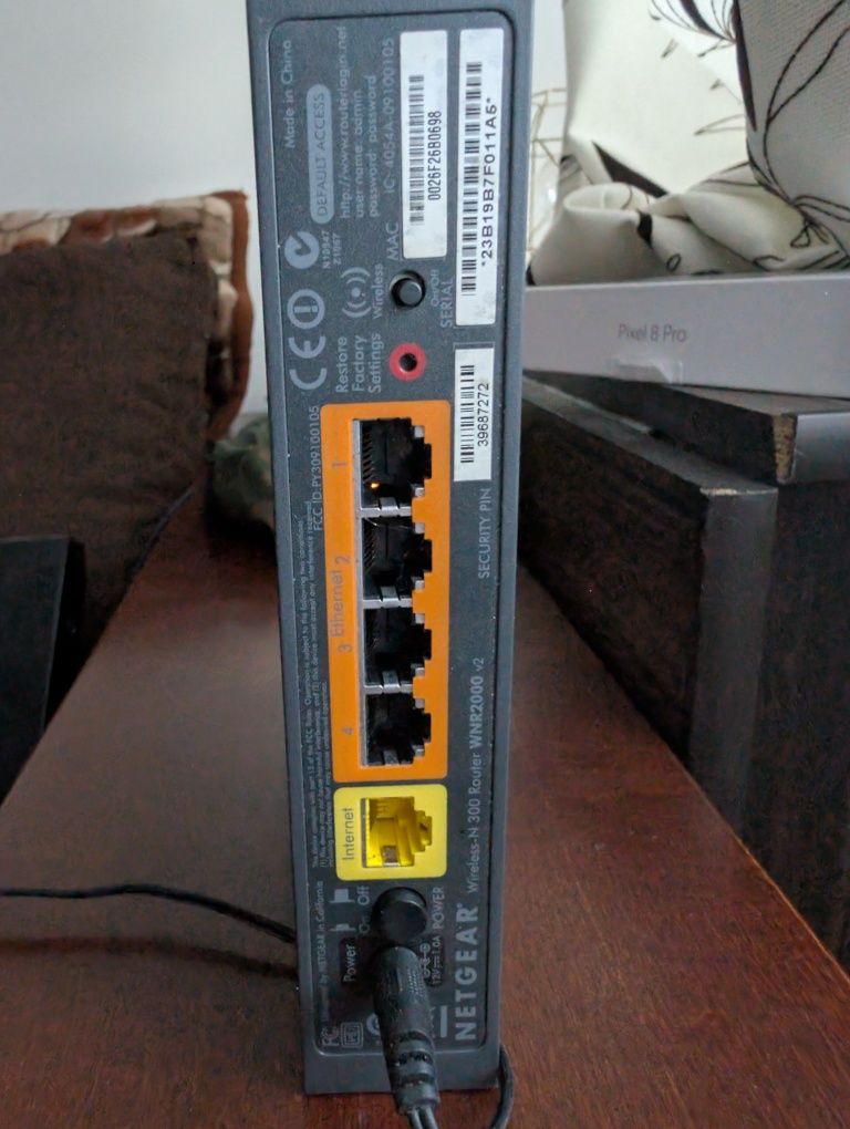 Роутер Netgear WNR2000 v2