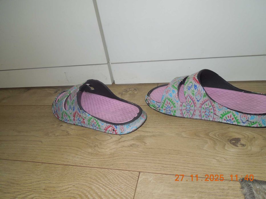 Domowe Kapcie Damskie rozm.41 na grubej platformie - szeroka stopa