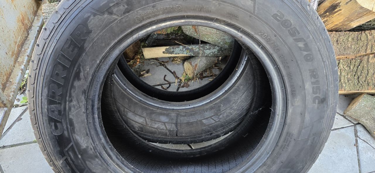 Продам резину Pirelli 205/70/15С новая по цене б/у