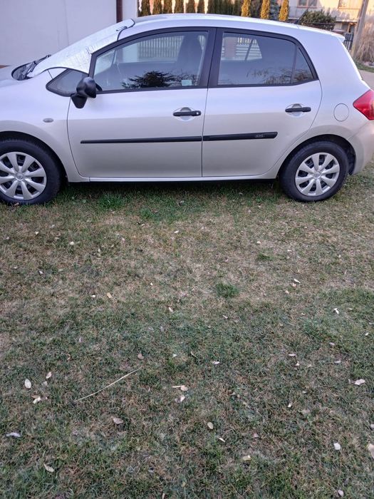 Sprzedam Toyotę Auris 1,4 benzyna
