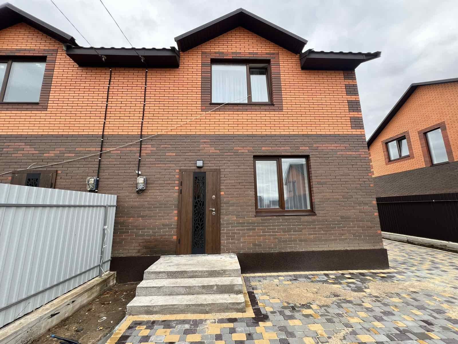 Продаж дуплекса з дизайнерським ремонтом, кухнею та сантехнікоюіка