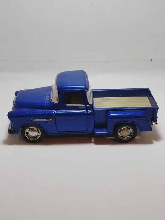 Игрушки автомобиль