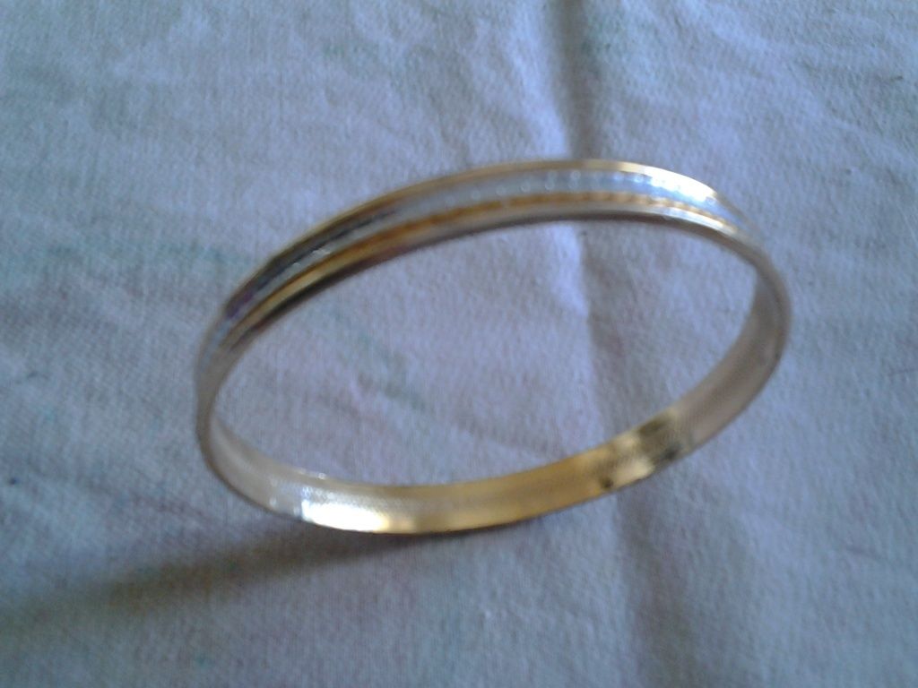 Várias pulseiras