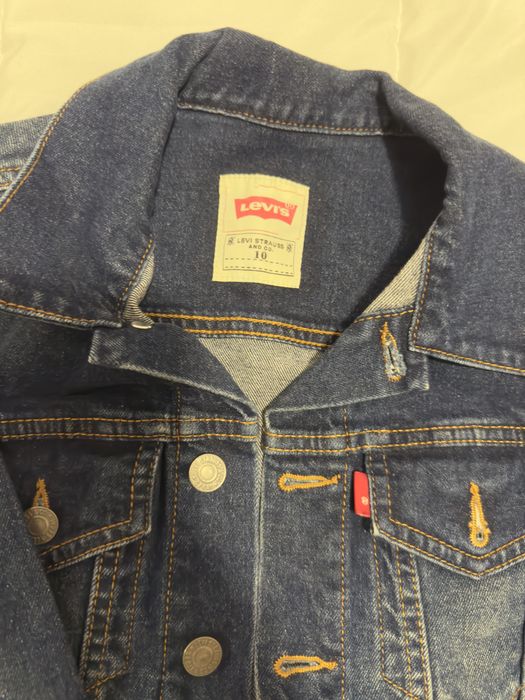 Casaco de ganga marca Levis strauss tamanho 9/10 anos