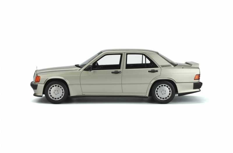 Modele 1:18 Otto Mercedes-Benz 190E 2.5 16S 1993 (OT927)