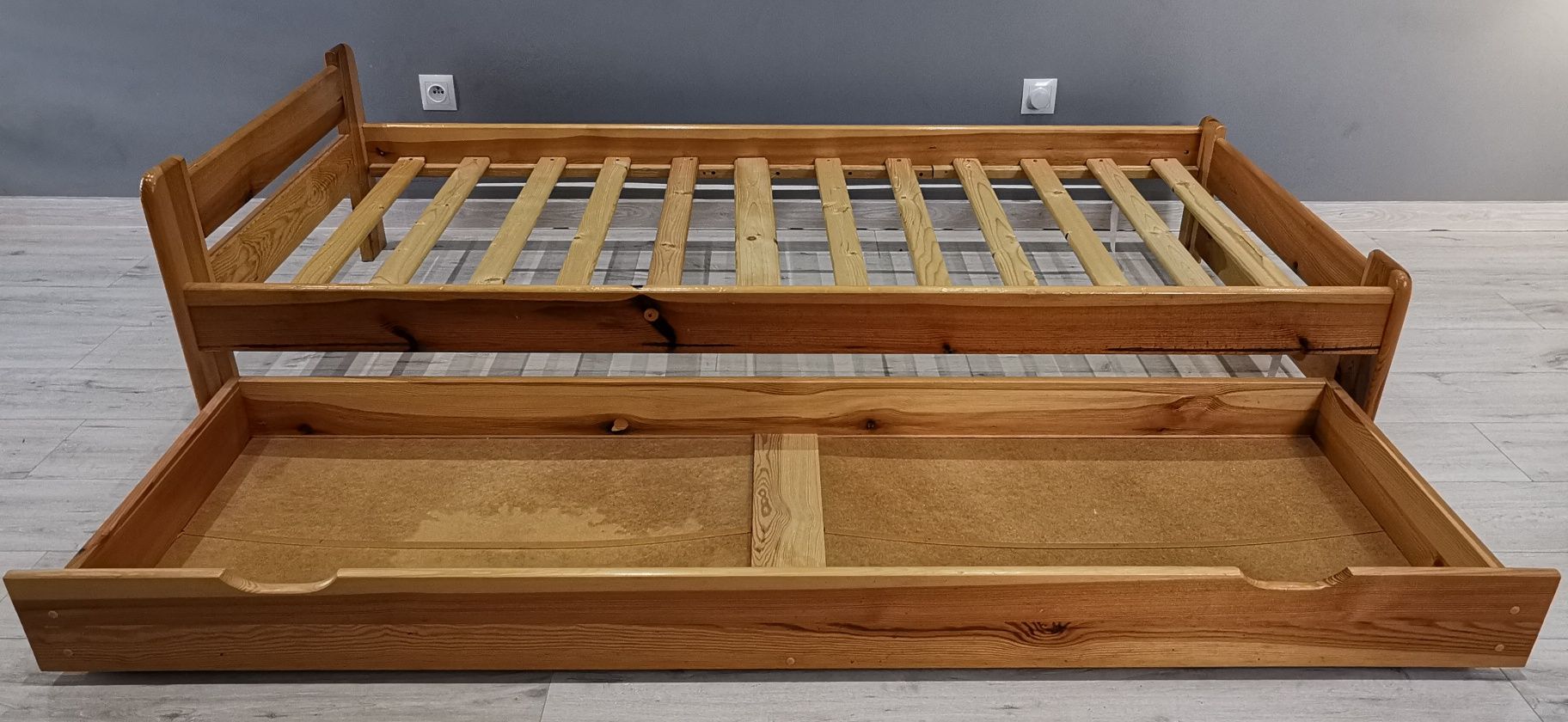 Łóżko drewniane 90 x 200 z szufladą