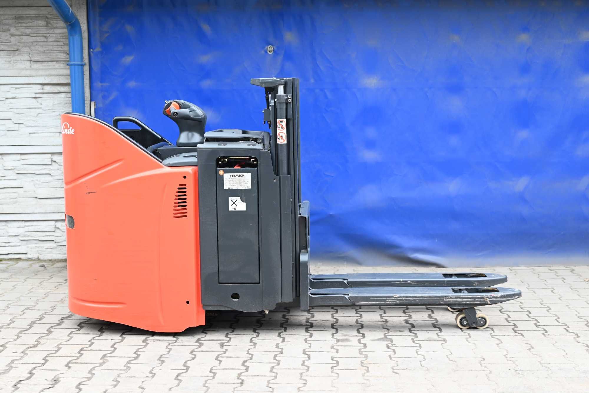 Paleciak elektryczny Linde D12 SP 1200kg 166cm 1700mth Rydwan FHP 371