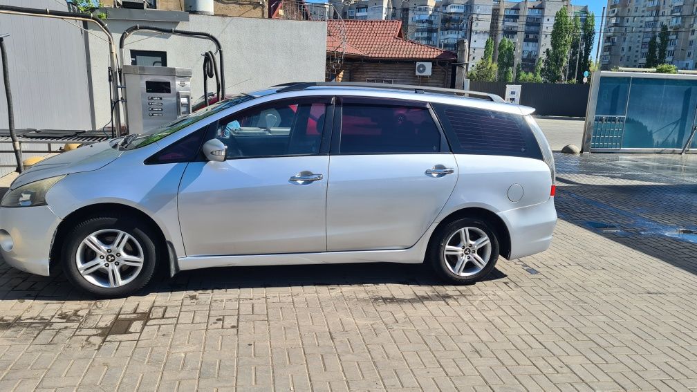 mitsubishi grandis
