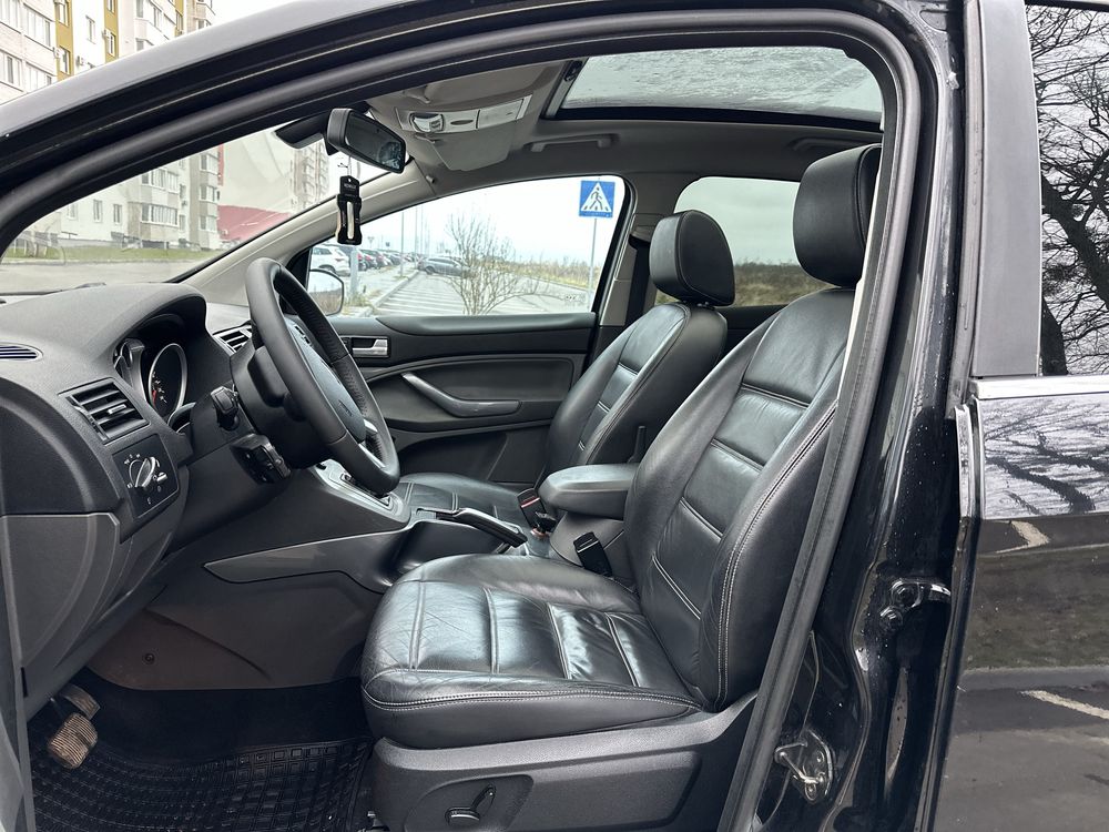 Ford Kuga 2010 рік