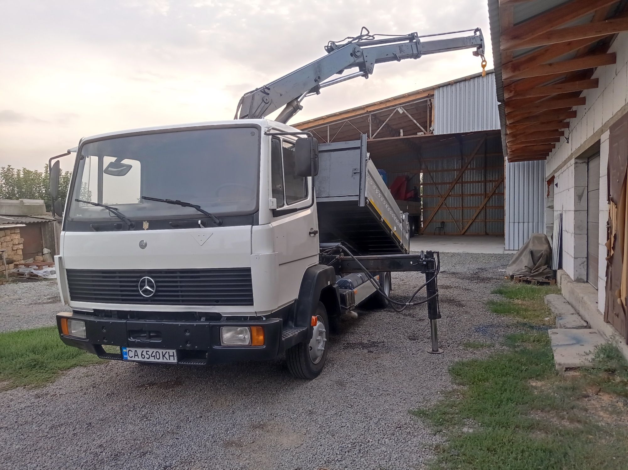 Продам переобладнаю авто Мерседес 814 самоскид кран маніпулятор