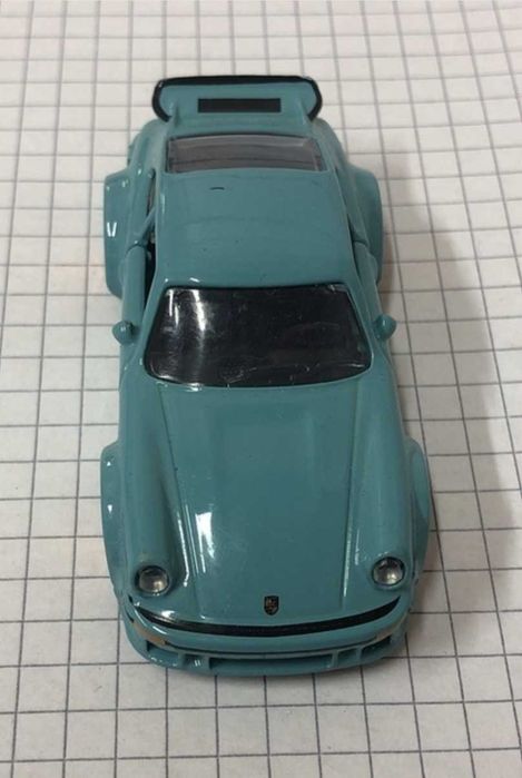 Модель автомобіля Porsche 934