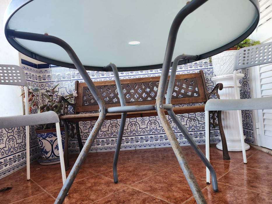 Mesa de jardim com 2 cadeiras