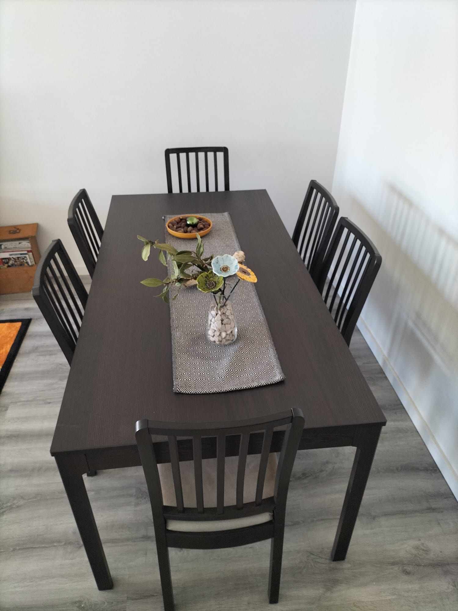 Mesa Ekdalen IKEA e cadeiras