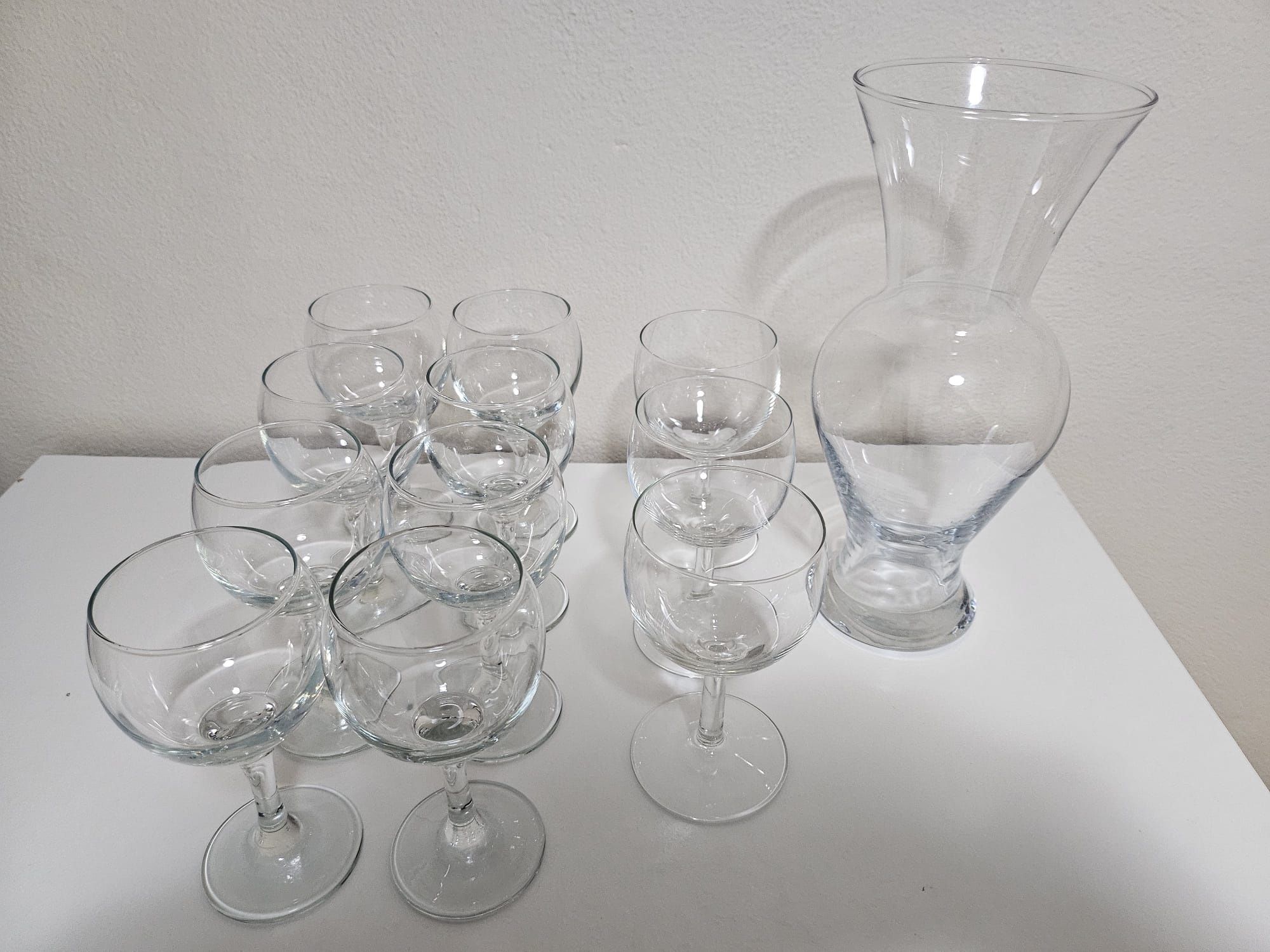 Conjunto de taças e jarra