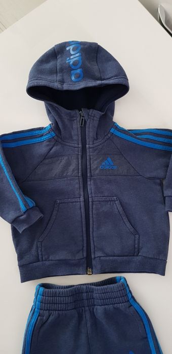 Adidas- śliczny dresik dla malucha