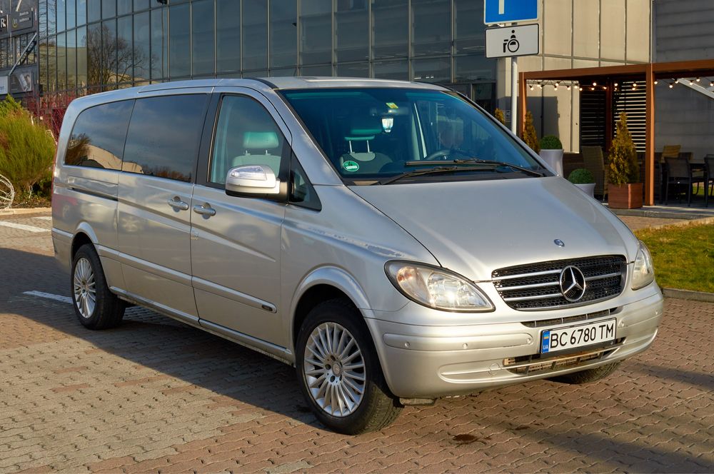 Mersedes Viano 2010рік оригінал пасажир екстралонг двоє відсувних двер