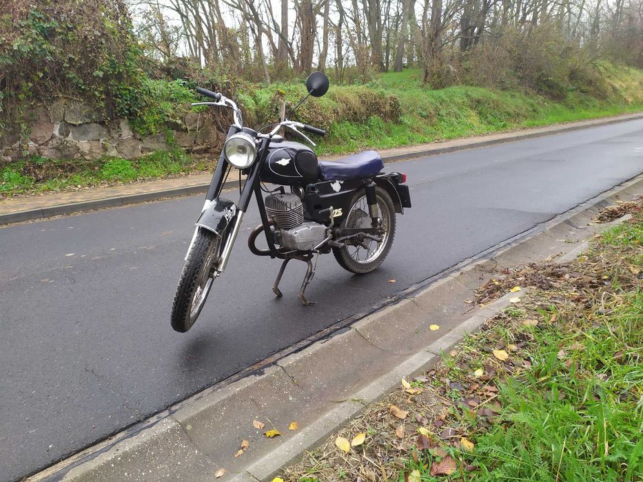 Wsk 175 zarejestrowana na biale tablice.