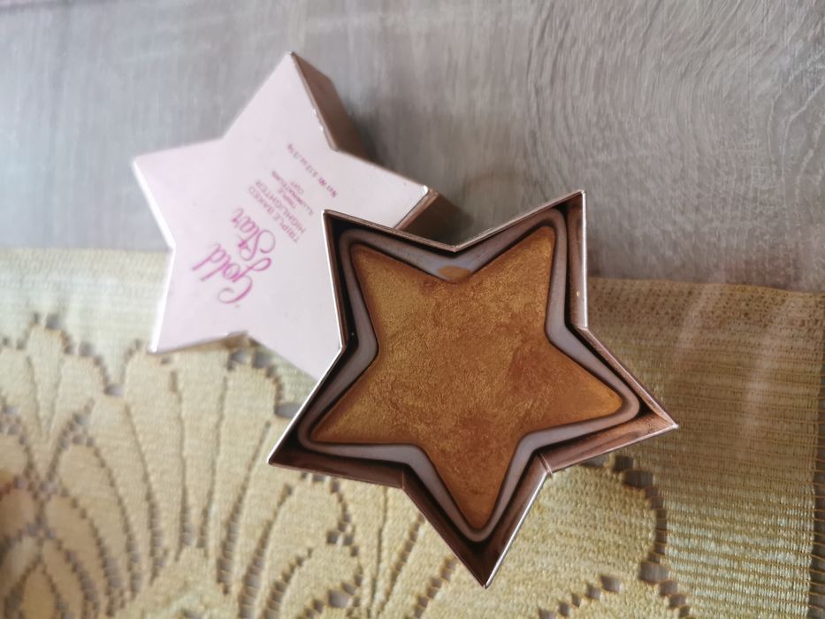 Złoty rozświetlacz do twarzy– daj kosmetykom drugą szansę :-)