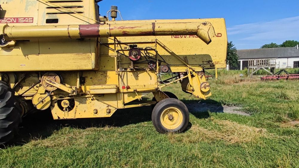 Kombajn zbożowy New Holland 1545 nie bizon Claas Massey Ferguson John