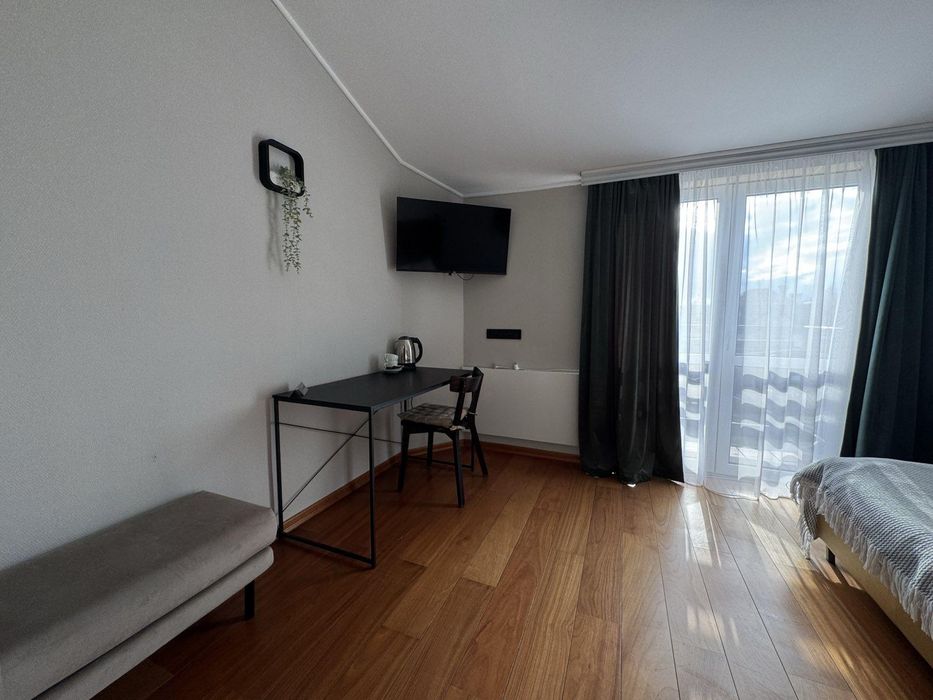 Продам готель 2200м2 в елітному котеджному містечку Северинівка.