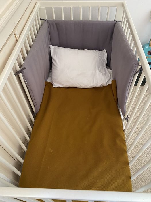 Berço SANDVIK branco 120x60 com colchão.