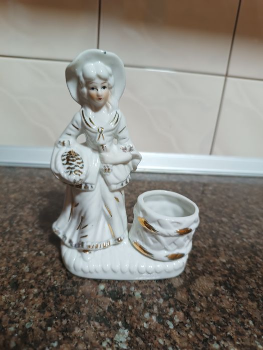 Рарітетна німецька статуетка-свічник.