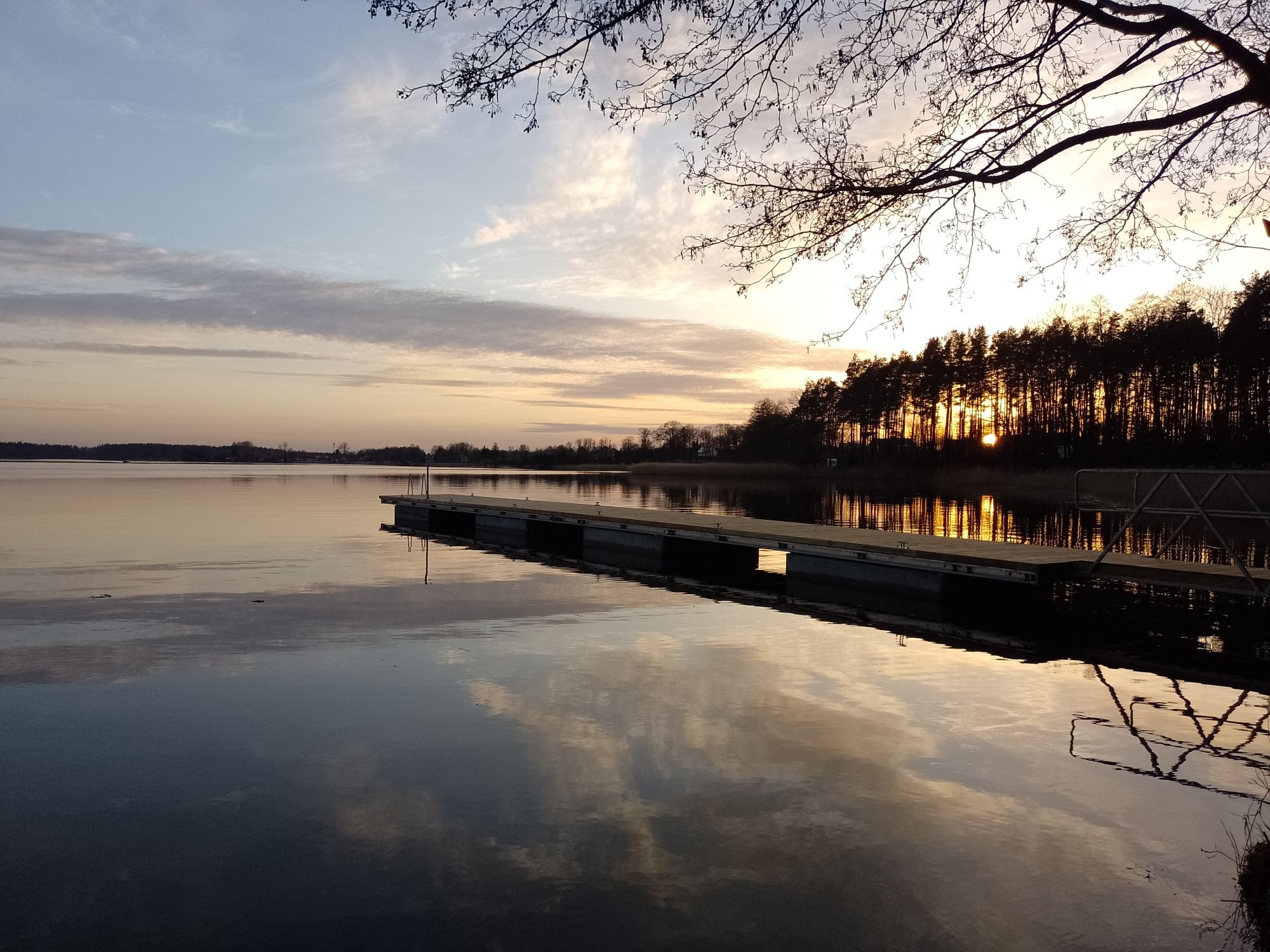 Domek bezpośrenio nad jeziorem