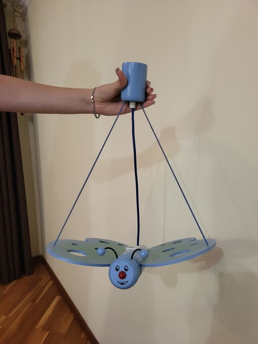 Люстра Метелик деревяна