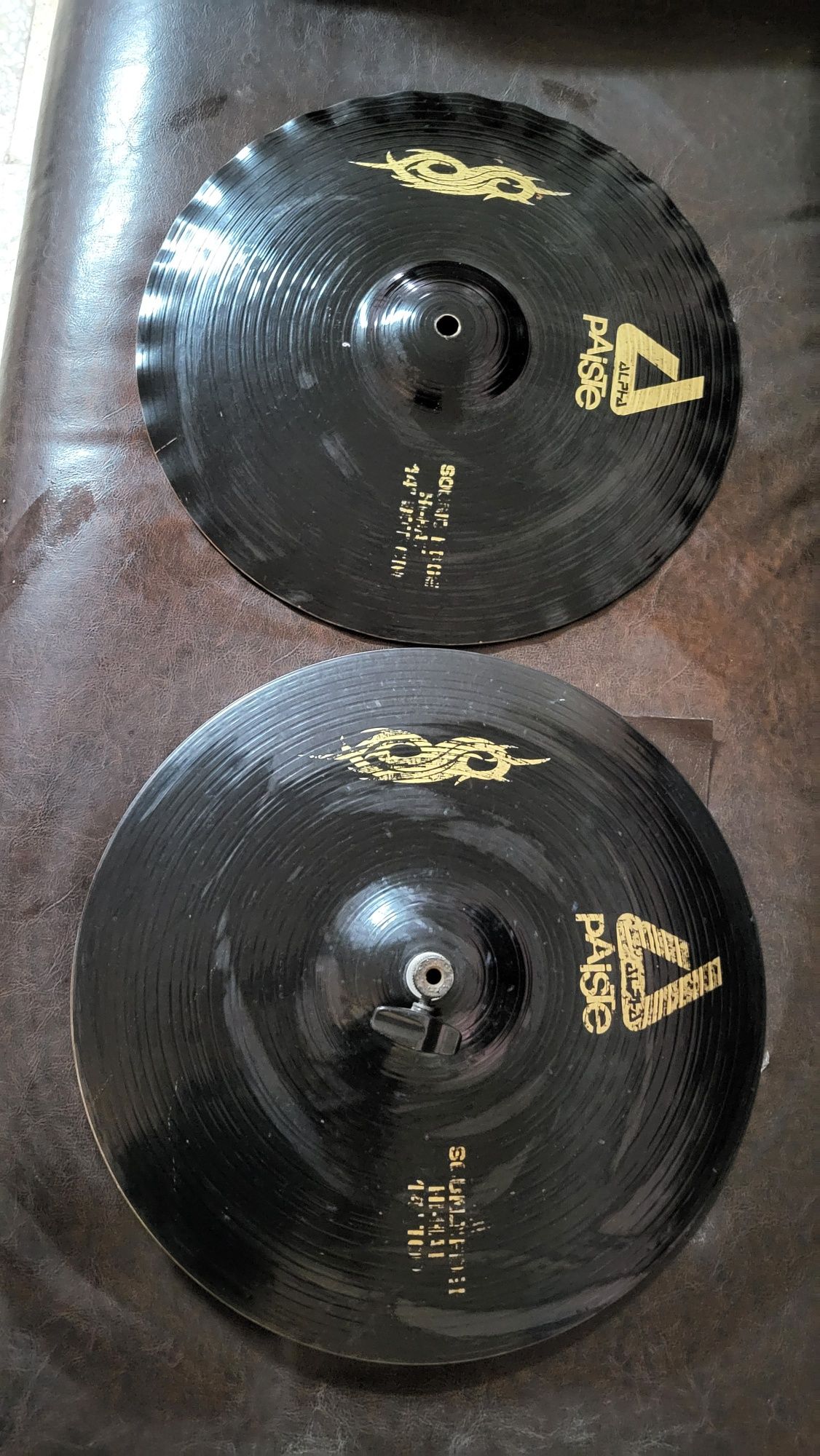 Conjunto 3 pratos bateria Paiste e Sabian em estado novo