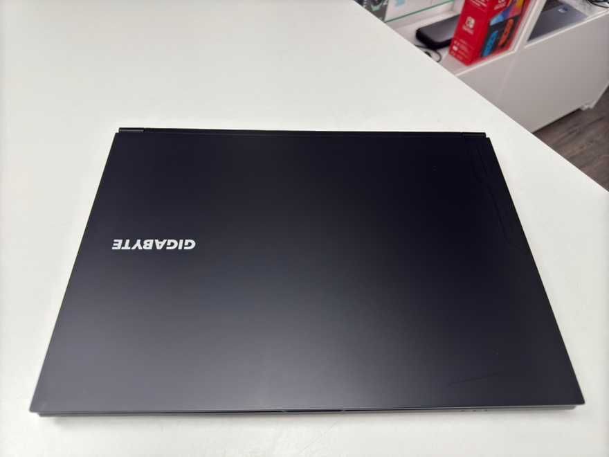 Gigabyte G6KF 165Hz / 512 i 1TB SSD/32GB/i7/RTX 4060/WIN.11
