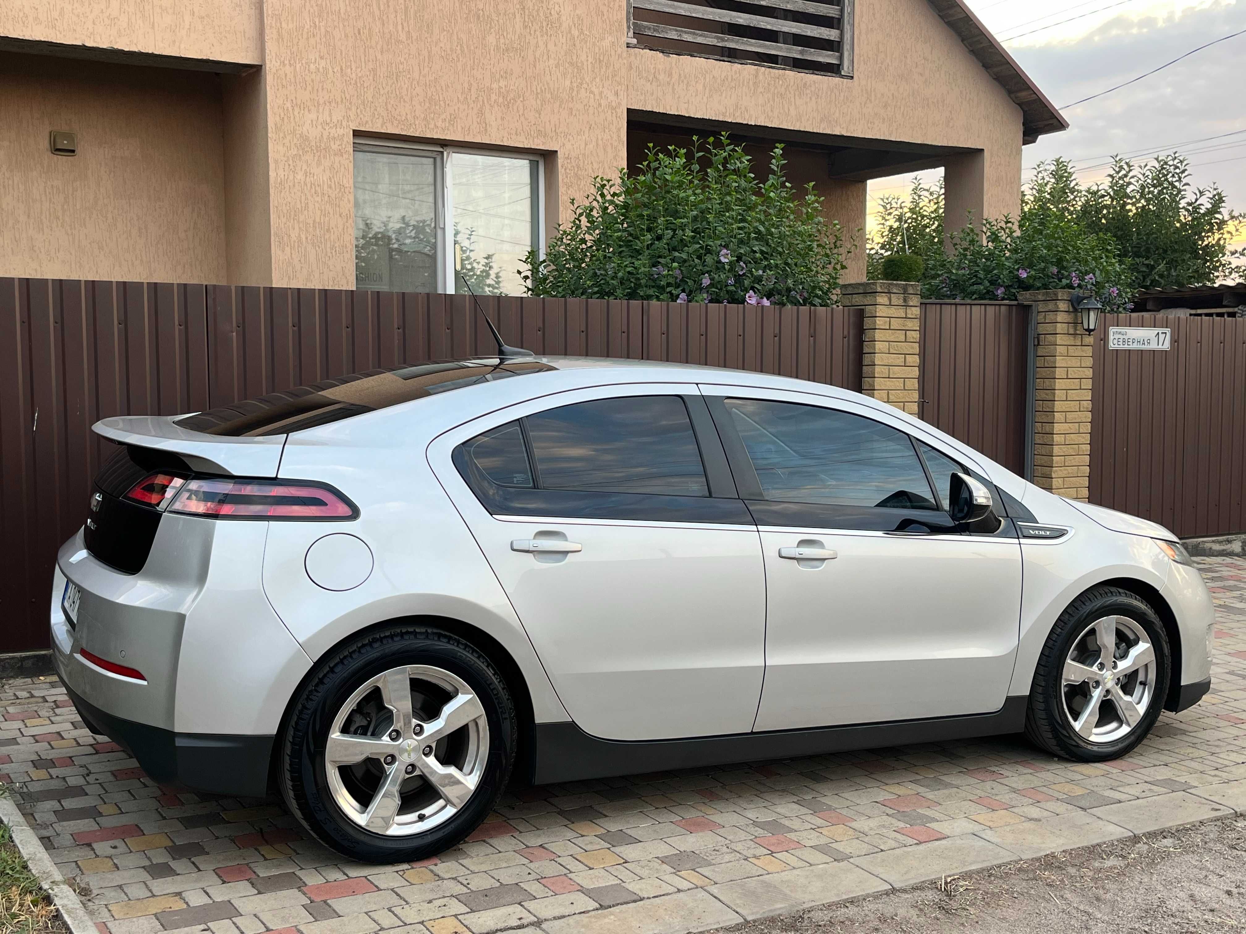 Продам Chevrolet Volt 2013