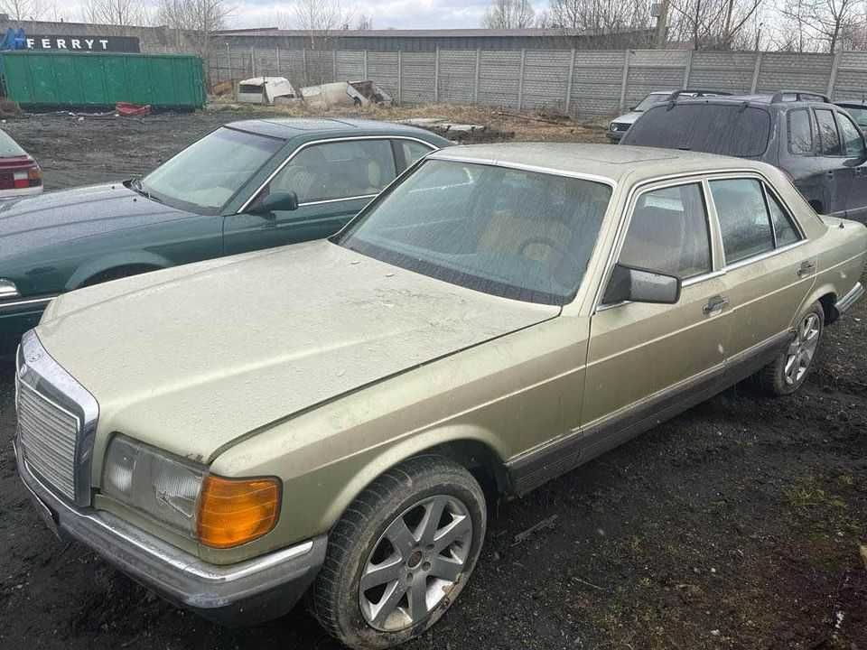 Mercedes W126 w całości