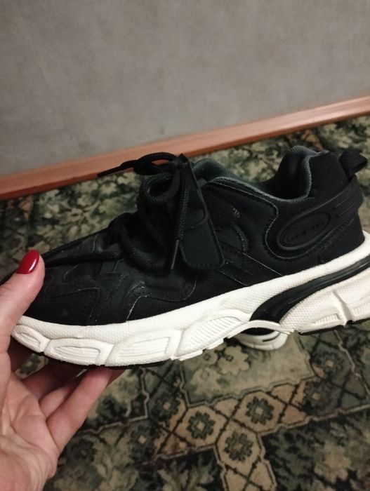 Кросівки дитячі.