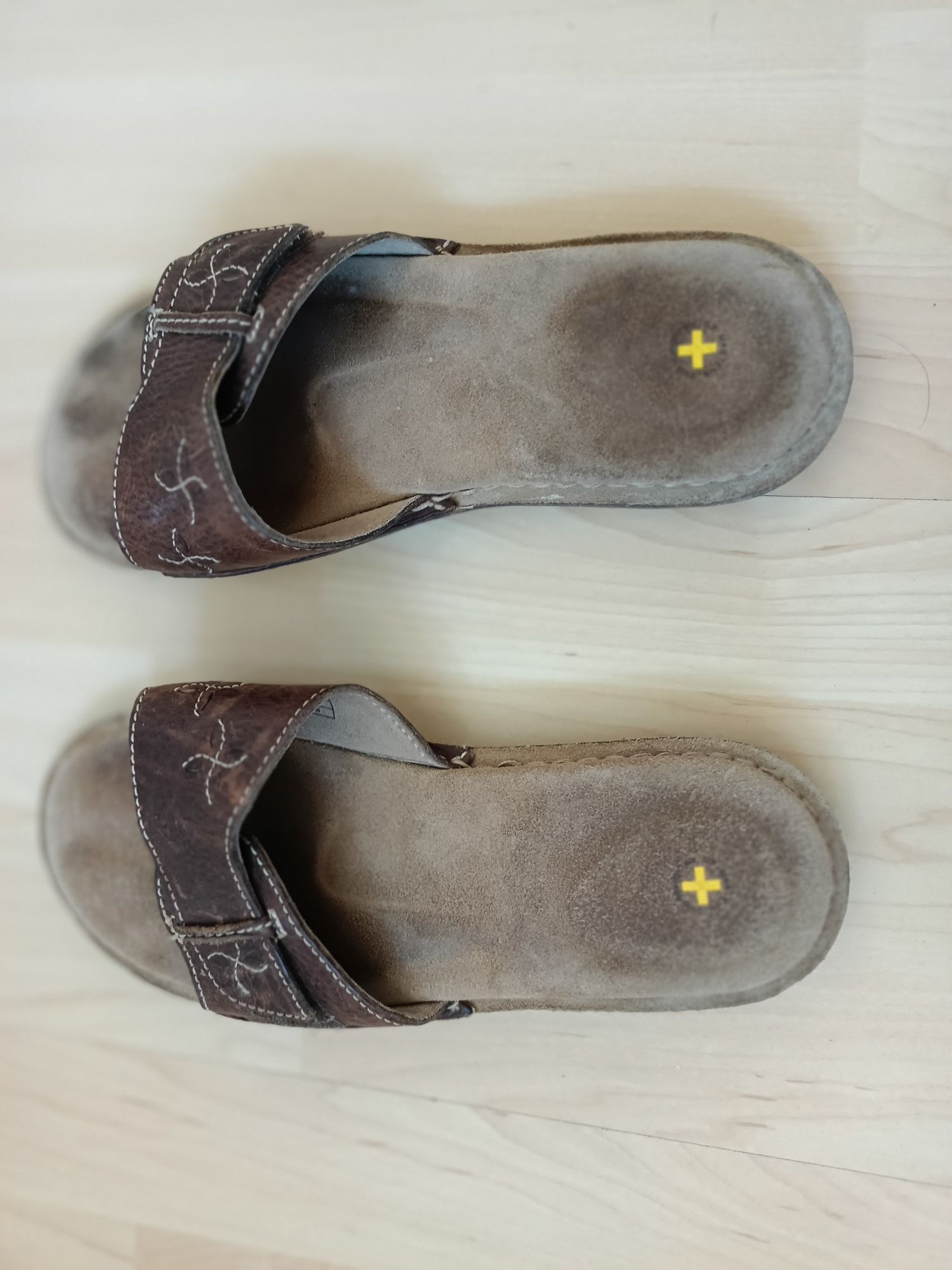 Klapki Dr Martens rozm 38