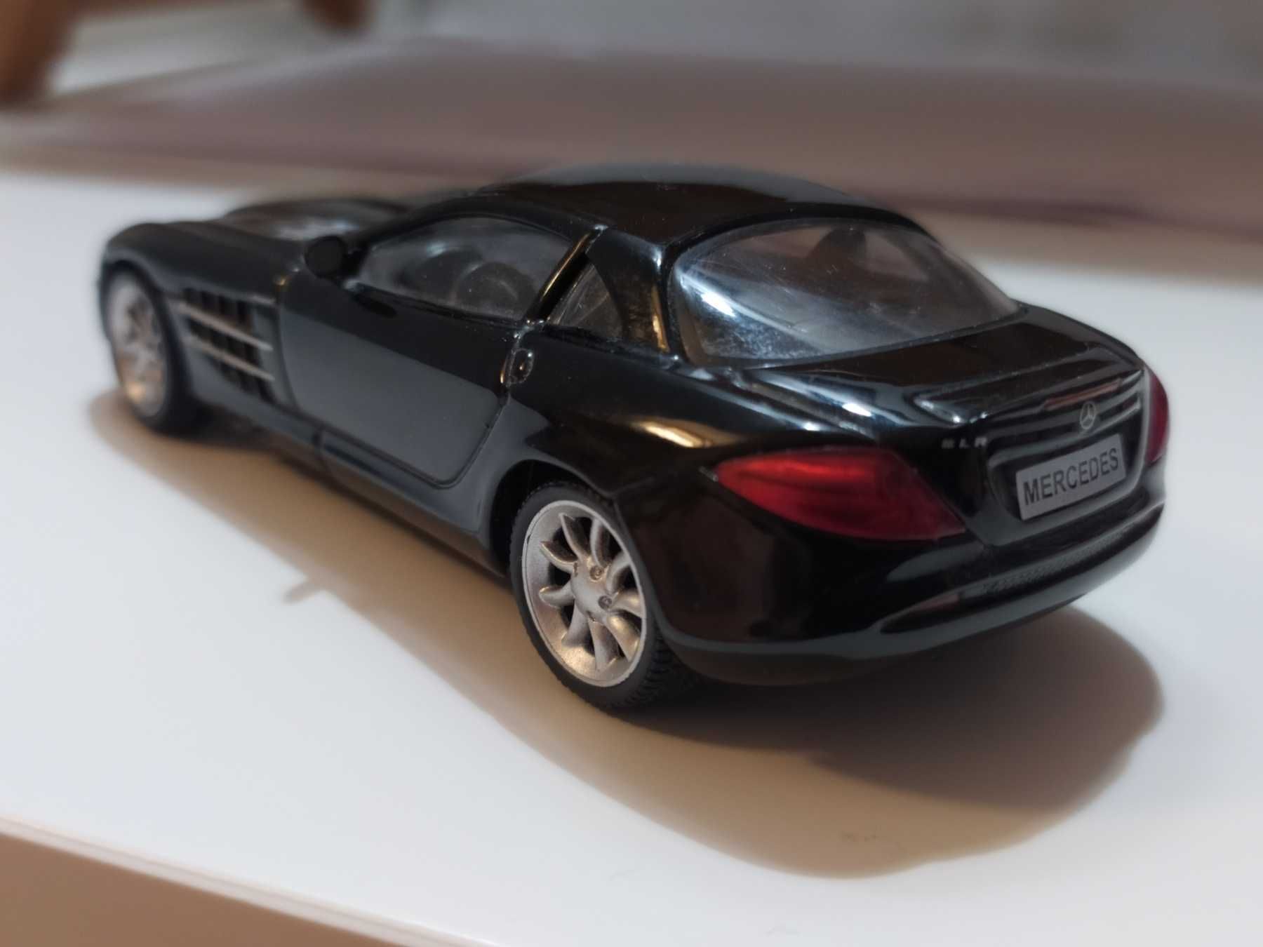 Mercedes SLR . Skala 1-43.