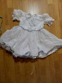 Белое  нарядное платье на девочку 4 лет