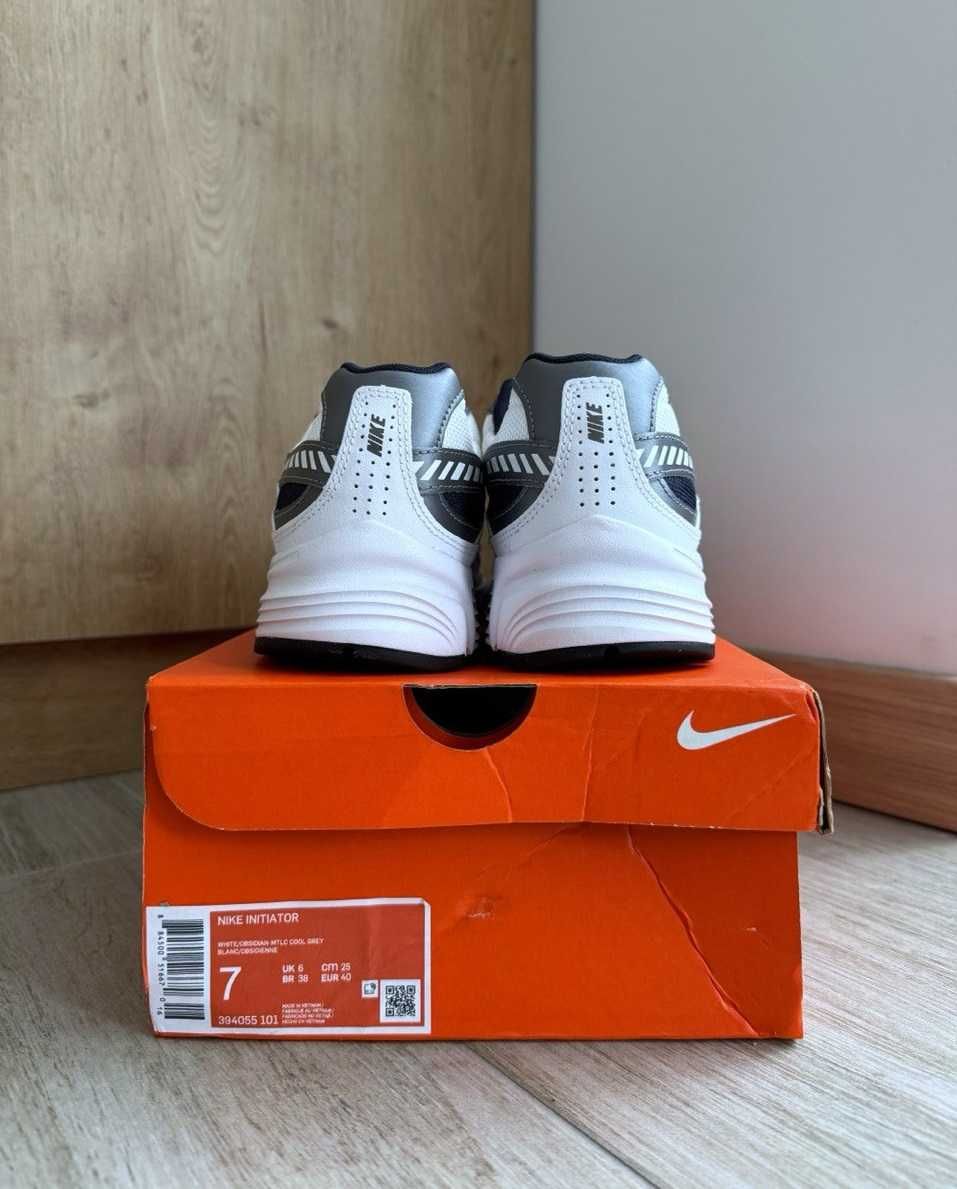 США! Класні жіночі кросівки Nike Initiator 394055-101 Оригінал! 39-40р