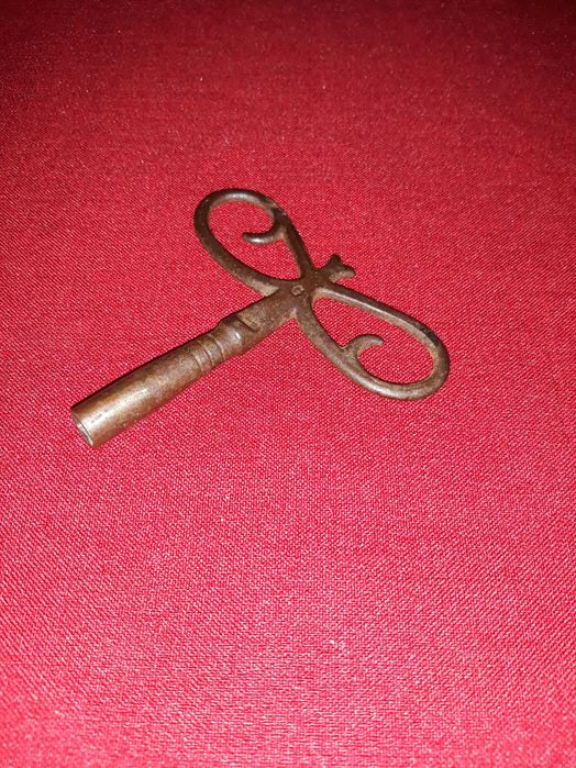 Chave de Relógio Antiga