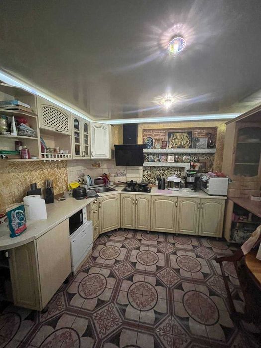 Продаж чудового будинку з ремонтом і своїм садом!