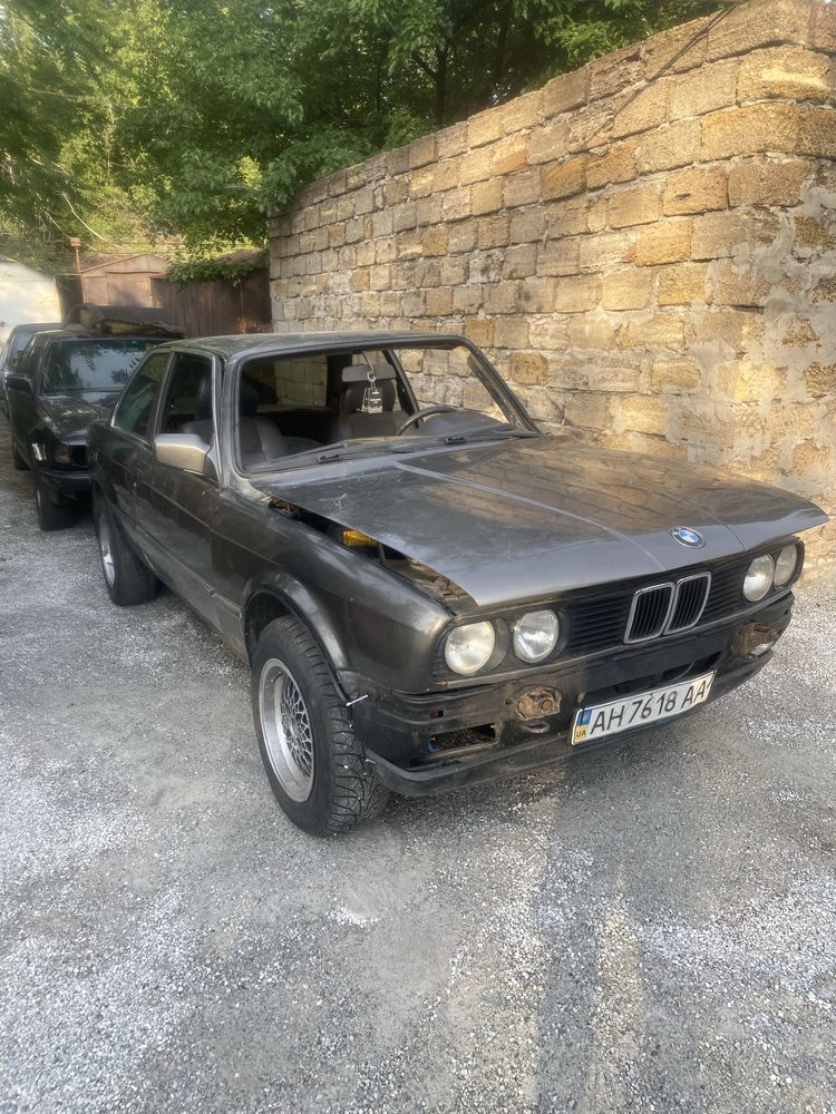 Разборка bmw e30 е30 e28 e34 е28 е34 много запчастей запчасти е30 e30
