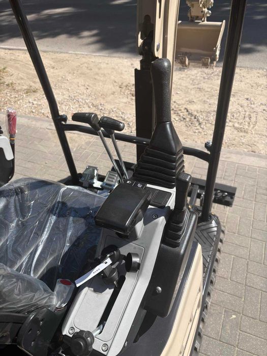 Minikoparka Meyer EX15 – 1,5 t, silnik Yanmar 15,2KM, hydraulika 18MPa