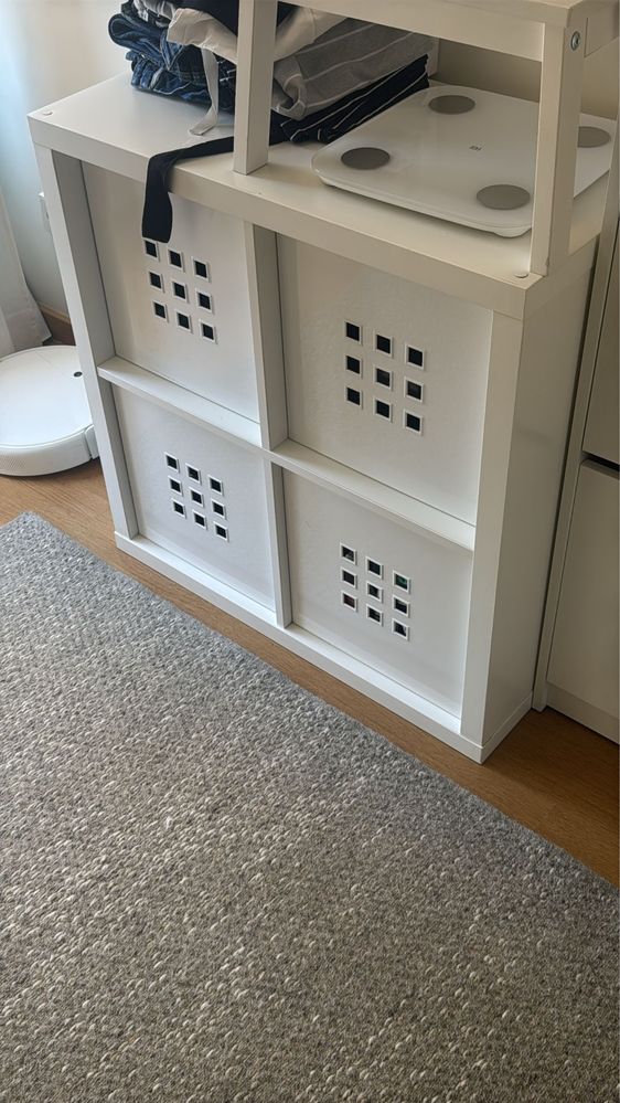 Estante KALLAX Branca IKEA 77x77cm com os 4 cubos